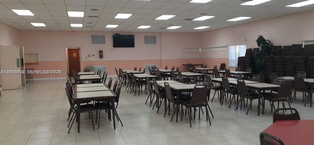 8515 Sunrise Lakes Blvd 302, Sunrise, FL 33322