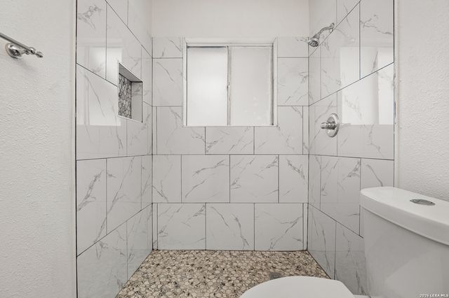 142 Surrey Ln, Universal City, TX 78148