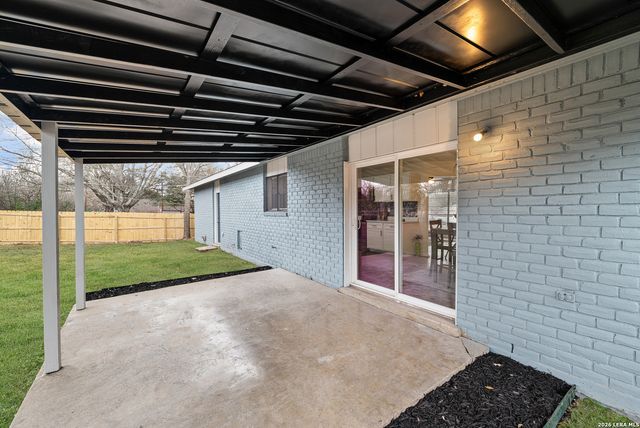 142 Surrey Ln, Universal City, TX 78148