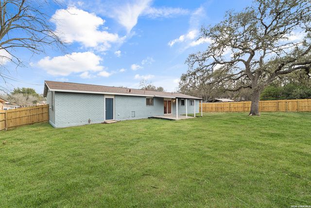 142 Surrey Ln, Universal City, TX 78148