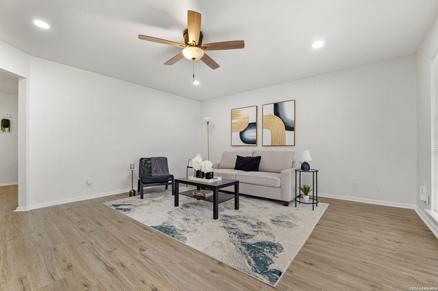 142 Surrey Ln, Universal City, TX 78148