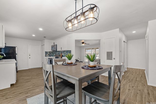 142 Surrey Ln, Universal City, TX 78148