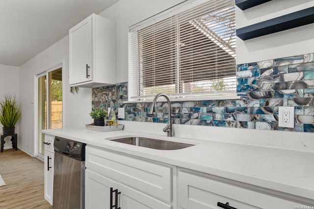 142 Surrey Ln, Universal City, TX 78148