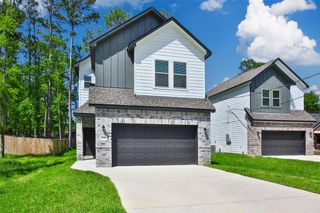 1410 Glenoaks Drive, Conroe, TX 77385