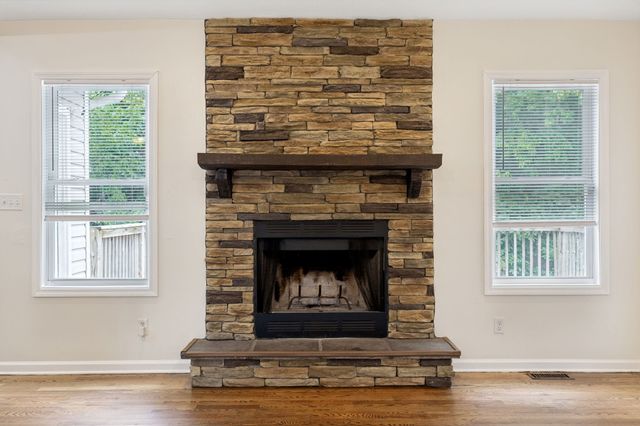 383 Brook Mead Dr, Clarksville, TN 37042