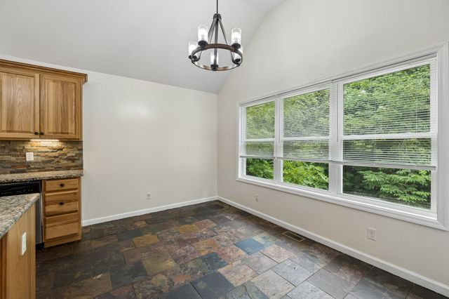 383 Brook Mead Dr, Clarksville, TN 37042
