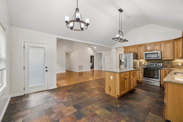 383 Brook Mead Dr, Clarksville, TN 37042