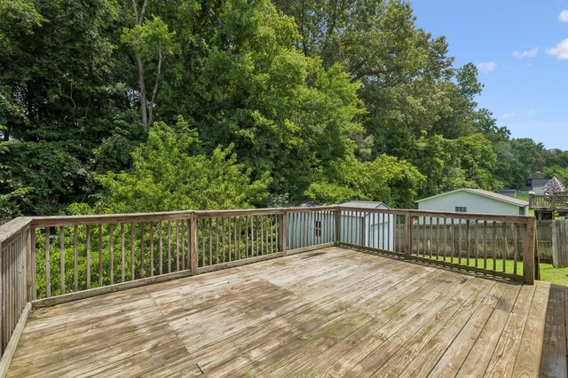 383 Brook Mead Dr, Clarksville, TN 37042