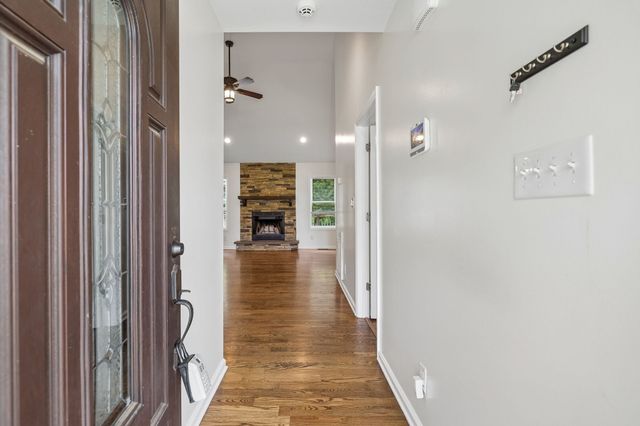 383 Brook Mead Dr, Clarksville, TN 37042