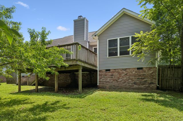 383 Brook Mead Dr, Clarksville, TN 37042