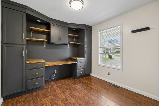 383 Brook Mead Dr, Clarksville, TN 37042