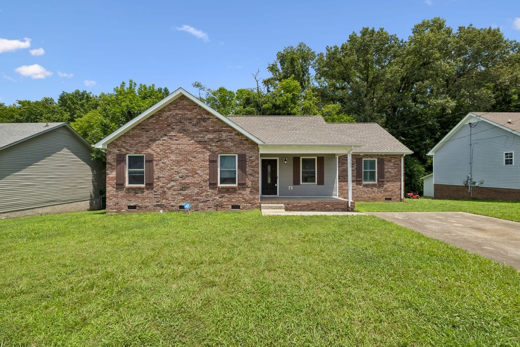 383 Brook Mead Dr, Clarksville, TN 37042