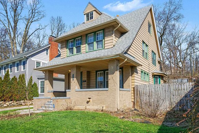 1110 N Michigan Street, South Bend, IN 46617