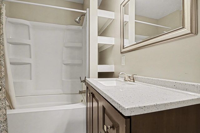 1110 N Michigan Street, South Bend, IN 46617