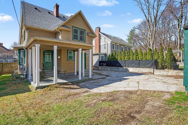 1110 N Michigan Street, South Bend, IN 46617