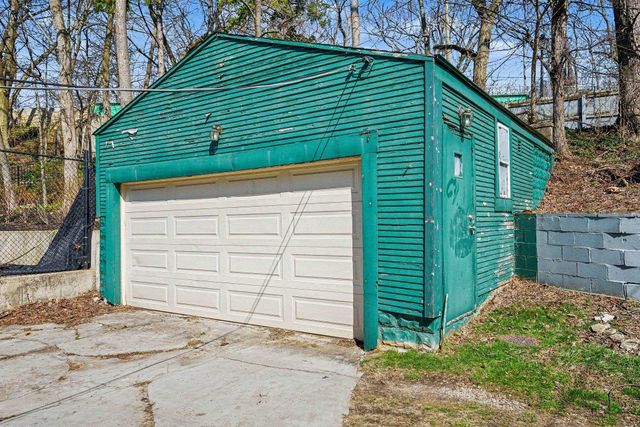 1110 N Michigan Street, South Bend, IN 46617