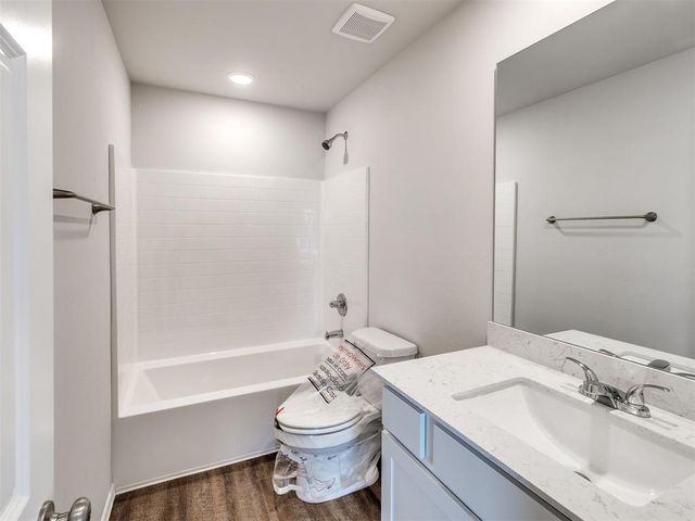 929 S Buffalo Lane, Mustang, OK 73064