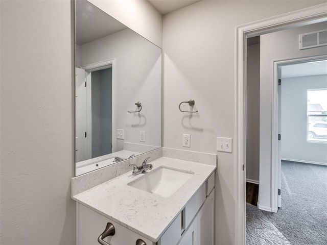 929 S Buffalo Lane, Mustang, OK 73064