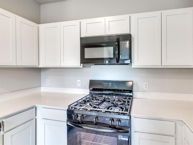 929 S Buffalo Lane, Mustang, OK 73064