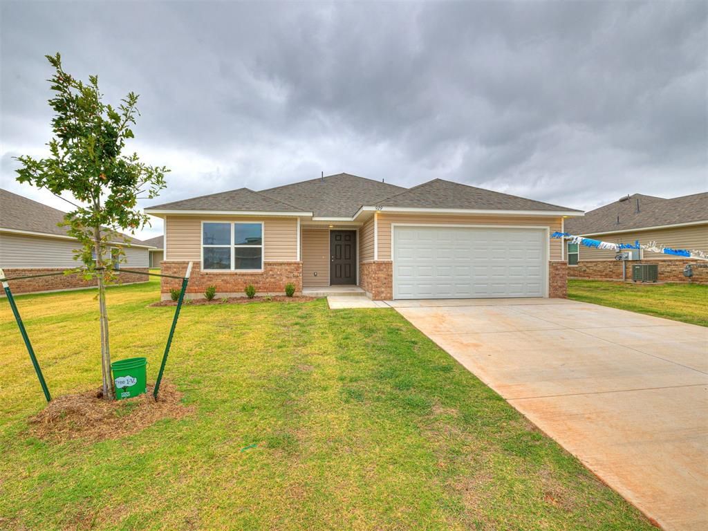 929 S Buffalo Lane, Mustang, OK 73064