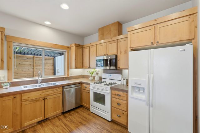2737 NW Skyliners Road, Bend, OR 97703