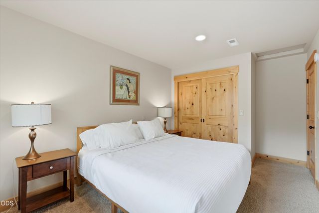 2737 NW Skyliners Road, Bend, OR 97703