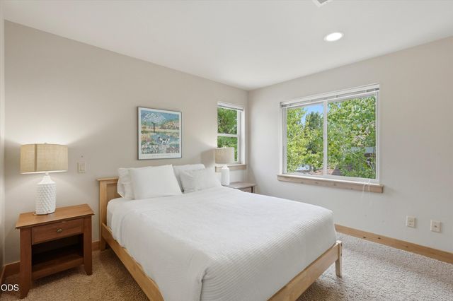 2737 NW Skyliners Road, Bend, OR 97703