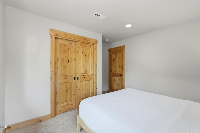 2737 NW Skyliners Road, Bend, OR 97703