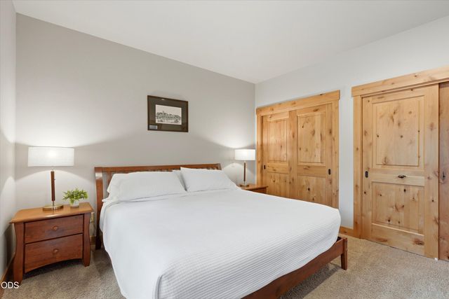 2737 NW Skyliners Road, Bend, OR 97703