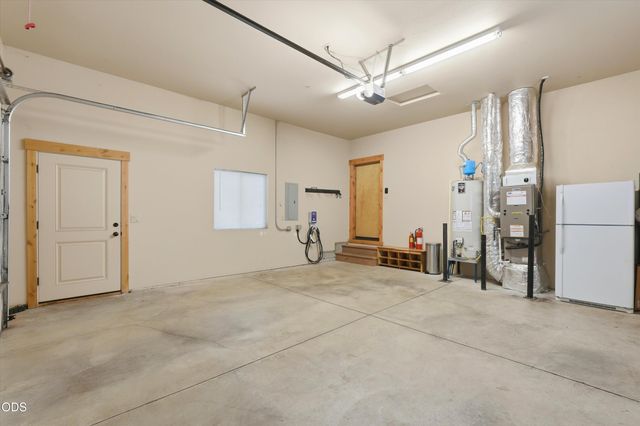 2737 NW Skyliners Road, Bend, OR 97703