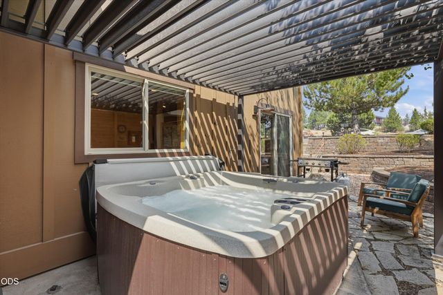 2737 NW Skyliners Road, Bend, OR 97703