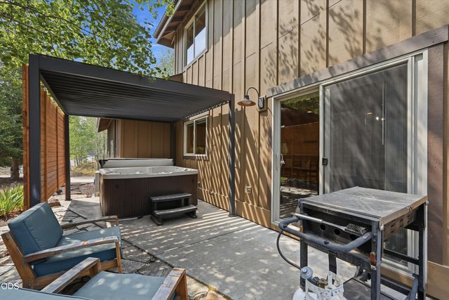 2737 NW Skyliners Road, Bend, OR 97703