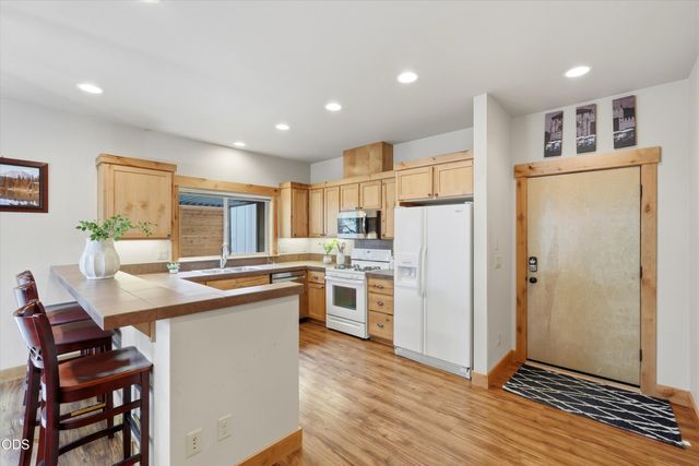 2737 NW Skyliners Road, Bend, OR 97703