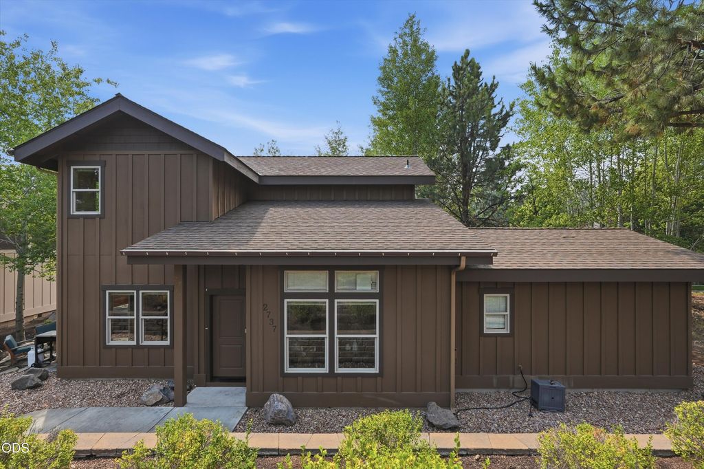 2737 NW Skyliners Road, Bend, OR 97703