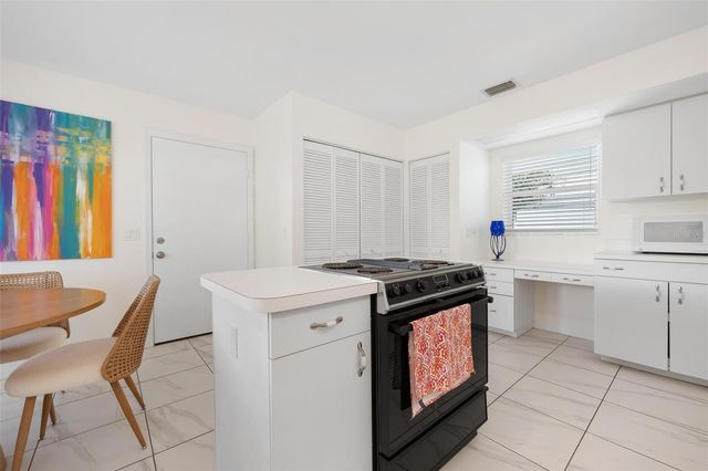 733 BRIGHTSIDE CRESCENT DRIVE 31, Venice, FL 34293