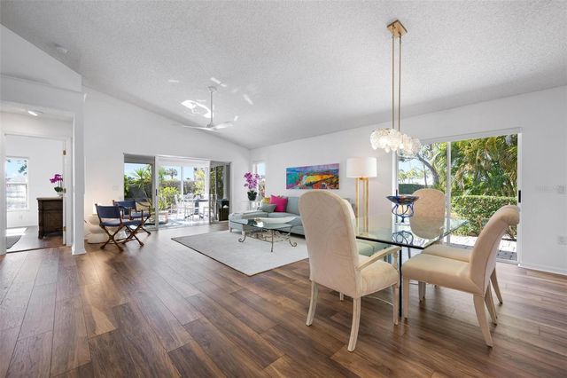 733 BRIGHTSIDE CRESCENT DRIVE 31, Venice, FL 34293