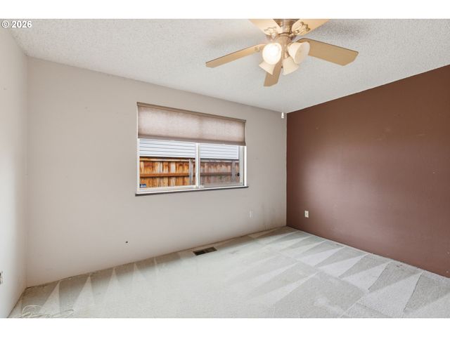 18501 Se LINCOLN St, Portland, OR 97233