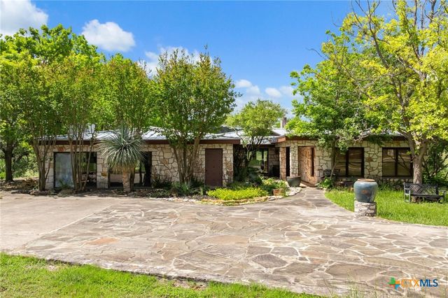 4711 Wayside Drive, Wimberley, TX 78676