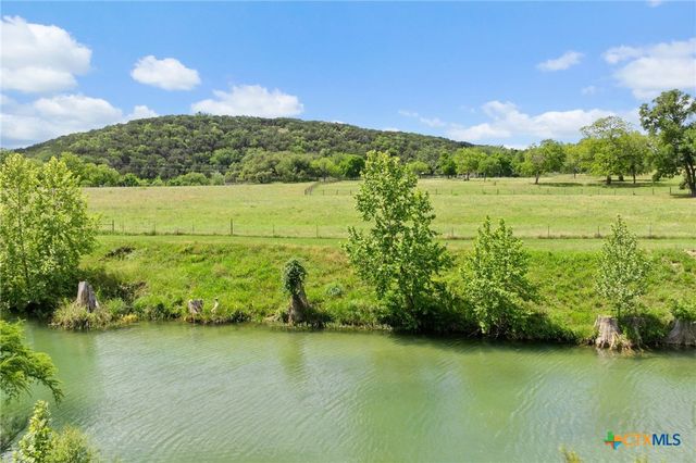 4711 Wayside Drive, Wimberley, TX 78676