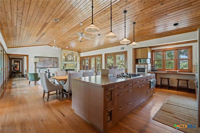 4711 Wayside Drive, Wimberley, TX 78676