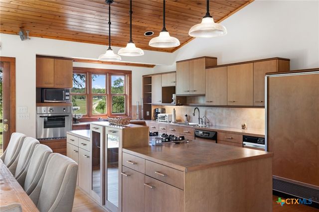 4711 Wayside Drive, Wimberley, TX 78676