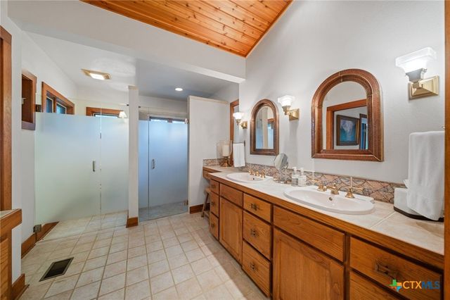 4711 Wayside Drive, Wimberley, TX 78676