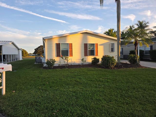 3033 Satinleaf Lane, Port St Lucie, FL 34952