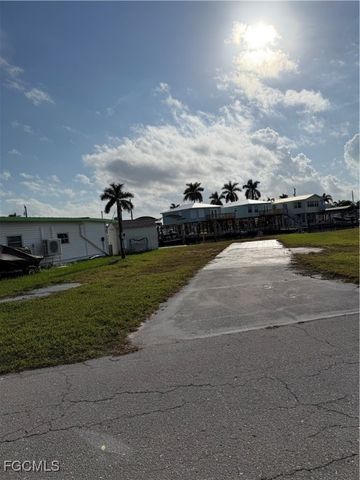 3867 Phoenix DR, St James City, FL 33956