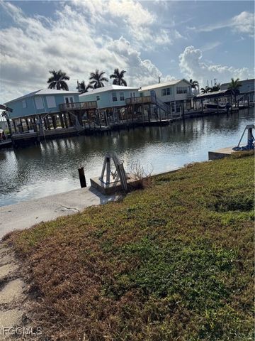 3867 Phoenix DR, St James City, FL 33956