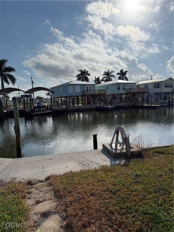 3867 Phoenix DR, St James City, FL 33956