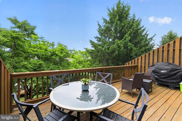2402 MALLARD LN, Downingtown, PA 19335