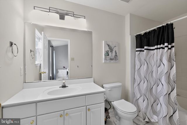 2402 MALLARD LN, Downingtown, PA 19335