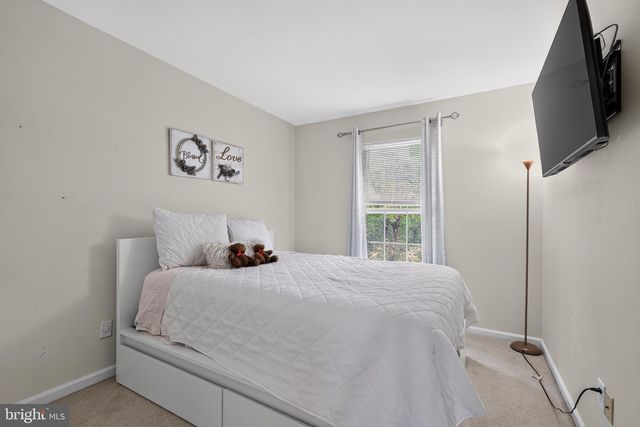 2402 MALLARD LN, Downingtown, PA 19335