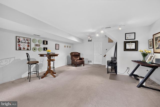 2402 MALLARD LN, Downingtown, PA 19335
